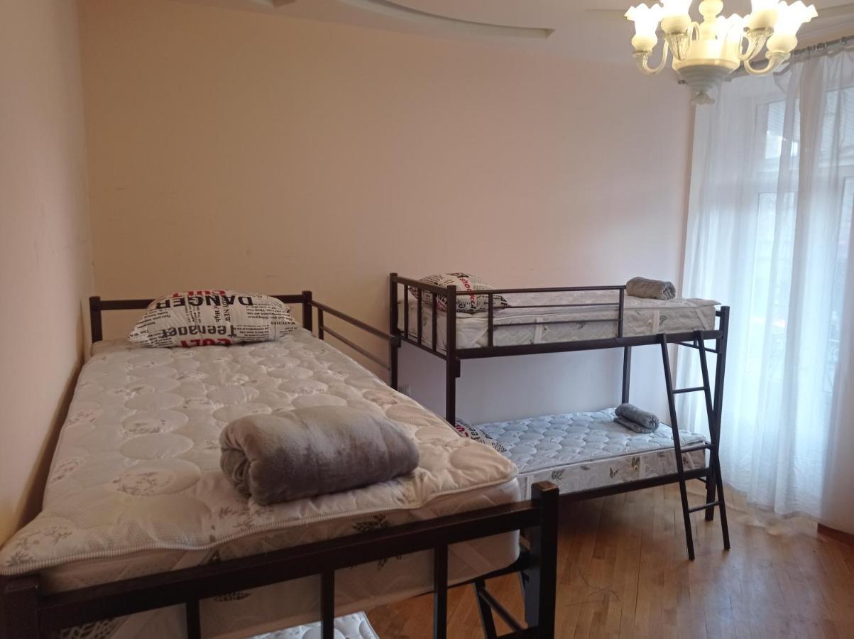 Sun City Hostel Ереван Экстерьер фото