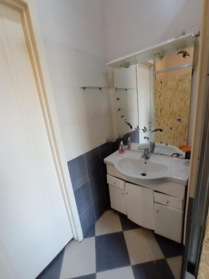 Sun City Hostel Ереван Экстерьер фото