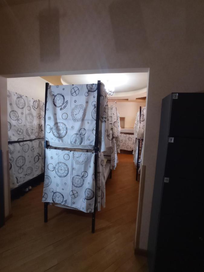 Sun City Hostel Ереван Экстерьер фото