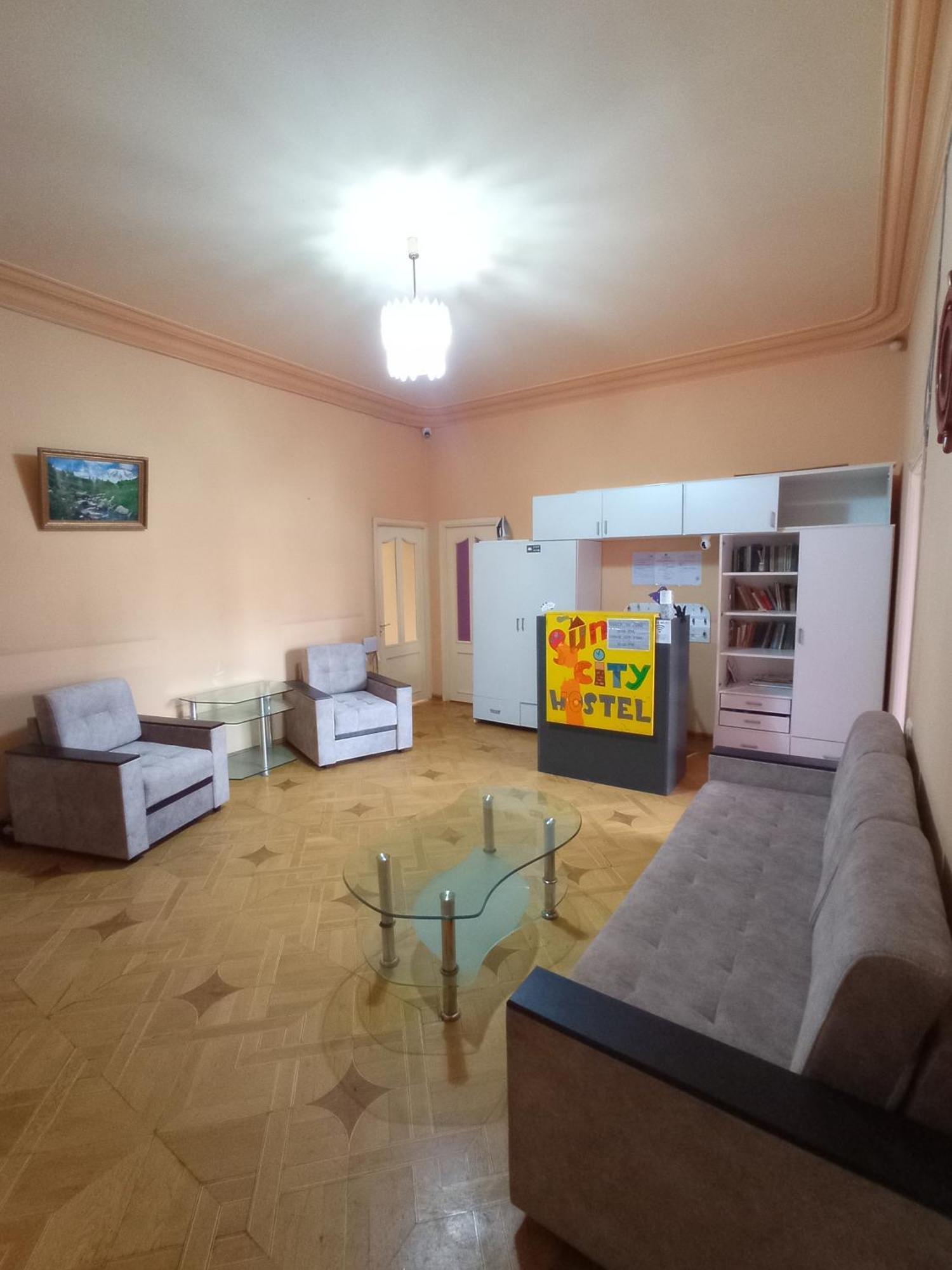Sun City Hostel Ереван Экстерьер фото