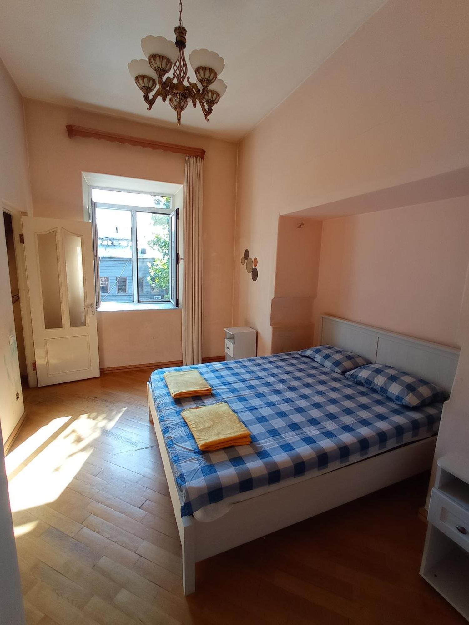 Sun City Hostel Ереван Экстерьер фото